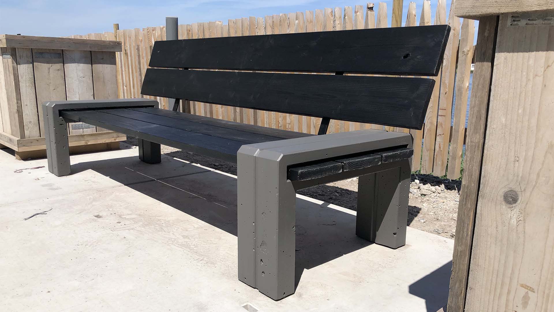 HR_C3BENCH.2200_BLACK001